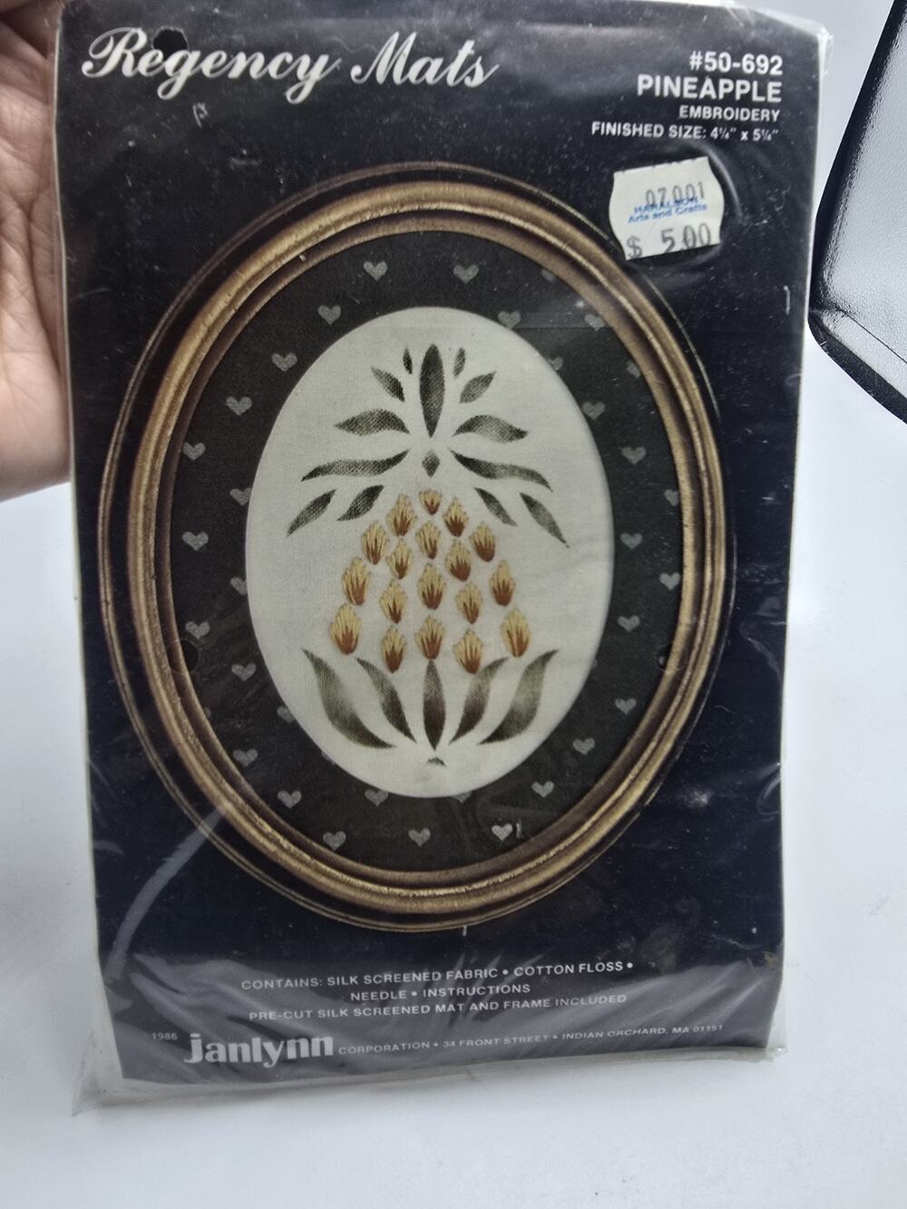 Vintage Pineapple Embroidery Kit w/Oval Frame -1986